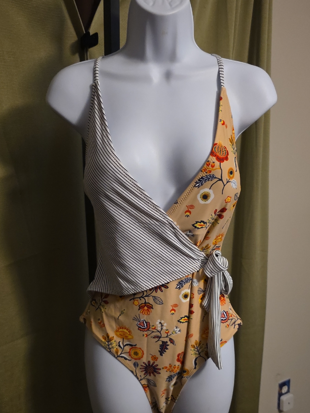 Cupshe Yellow Floral Striped One-Piece Swimsuit